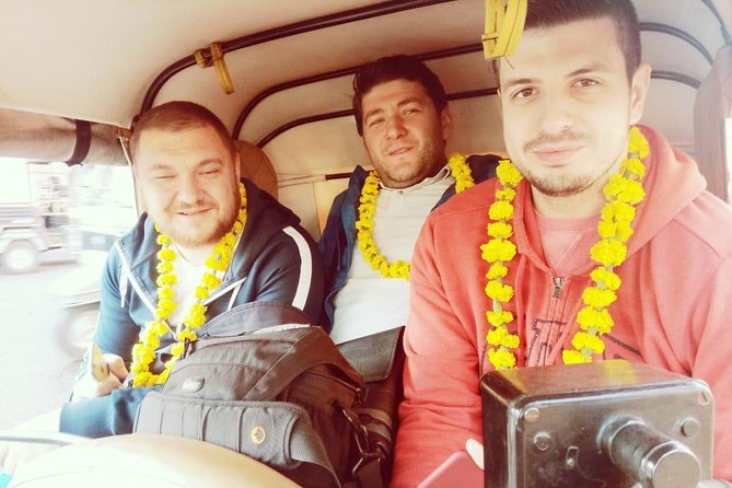 Private Jaipur Full-Day Tuk-Tuk Tour with Pickup - Jal Mahal and Royal Gaitor Tumbas: photos, calm, and a different tempo