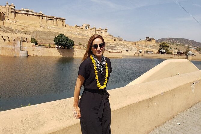 Private Jaipur Half-Day: Amber Fort, Stepwell, Jal Mahal & Gaitor - Comfort, timing, and small tips that help the day run better