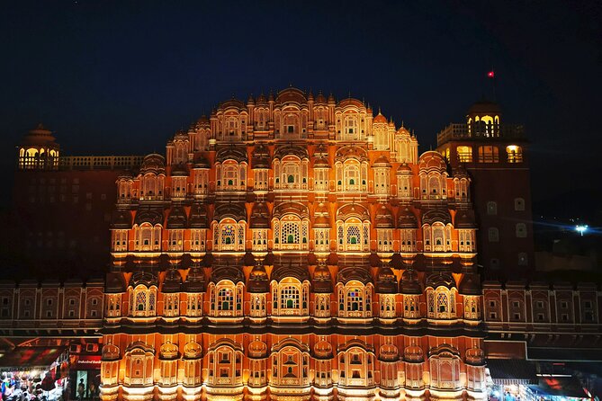 Private Jaipur Night Tour with Nahargarh Sunset Views - Albert Hall Museum: Yellow Light From a Famous Facade