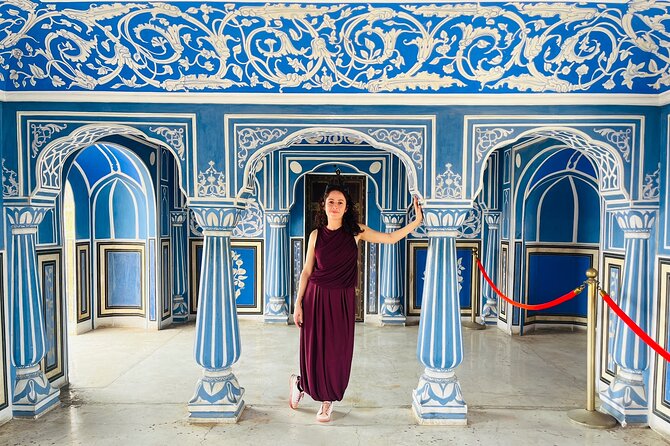 Private Jaipur Tour with Guide & All Entry Tickets - Panna Meena Ka Kund stepwell: short stop, big atmosphere