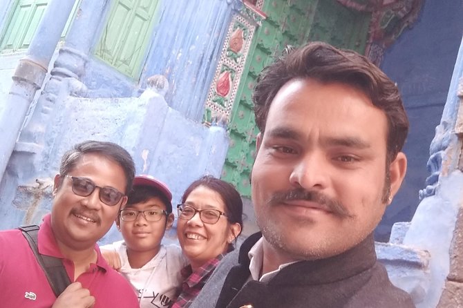 Private Jodhpur Blue City Tour with Hotel Pickup and Drop-off - Umaid Bhawan Museum and Jaswant Thada: royal sites in two styles