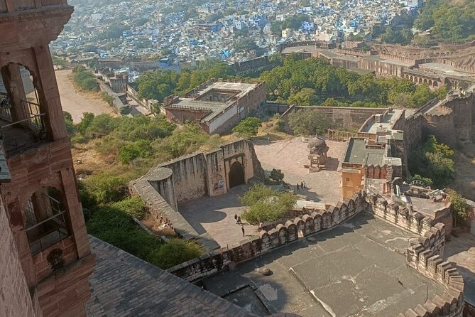 Private Jodhpur Blue City Walking Tour with Guide - Ranisar and Padamsar Lakes: The View Behind Mehrangarh’s Fort