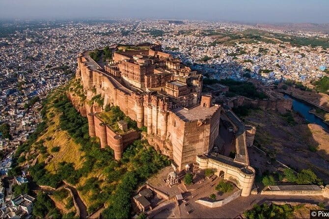 Private Jodhpur City Sightseeing Tour By Car with Tour Guide - Stop 4: Mandore Garden, the greener side of Marwar