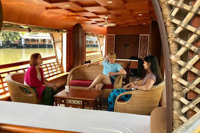 Private Kerala Backwaters Houseboat Cruise with Lunch from Kochi - Crew and Service: The People Who Make or Break It