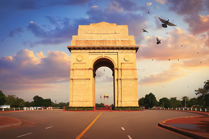Private Luxury Full Day New and Old Delhi City Tour - Key points that make this day trip work