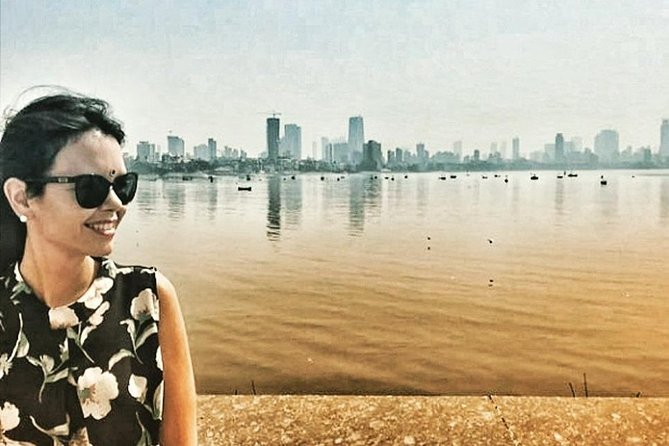 PRIVATE Mumbai Full Day Tour in Premium Car/Bus/Moped with GUIDE - Gateway of India, a Taj Palace peek, and the Colaba street-style lesson