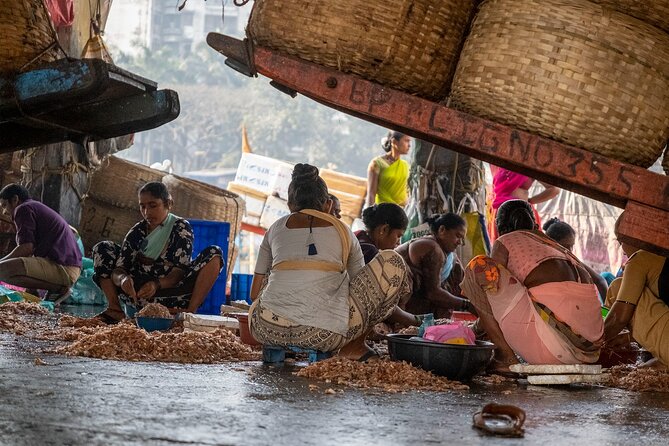 Private Mumbai Sightseeing Tour - Full Day - CST and Gateway of India: iconic landmarks with real crowd energy