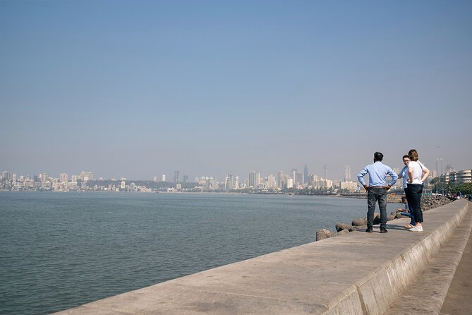Private Mumbai Sightseeing Tour - Full Day - Chor Bazaar, Marine Drive, and Sassoon Dock: shopping chaos to sea-walk calm