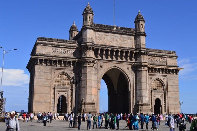 Private Mumbai Sightseeing Tour with Pickup, Car & Guide - Banganga and Hanging Gardens: a calmer turn toward spirituality and views