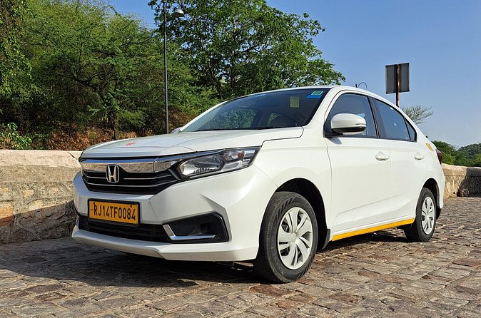Private New Delhi Arrival Transfer Airport to Hotel/Accommodation - Safety and Professionalism: What You Can Infer From Driver Behavior
