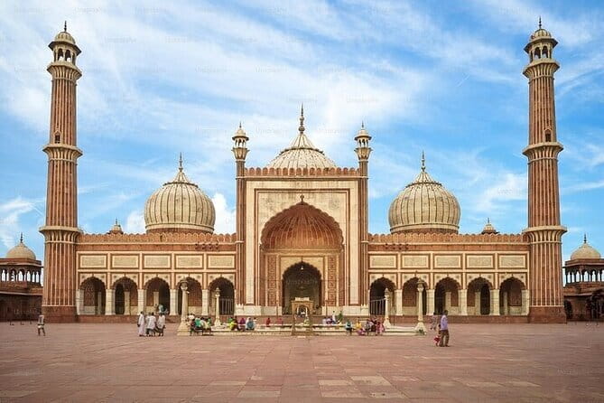 Private New Delhi & Old Delhi Half-day Tours - Stop 3: Khari Baoli, spice market air you can literally smell