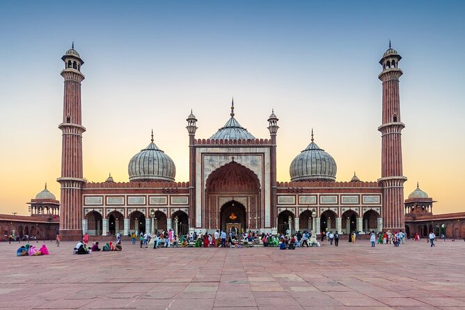 Private Old and New Delhi City Sightseeing Tour - Photo stop mindset at Red Fort, plus three iconic memorials