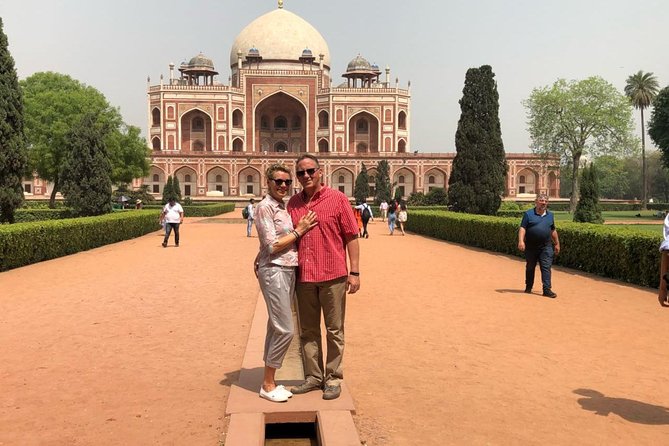 Private Old and New Delhi Tour in 8 Hours With Entrances and Lunch - Old Delhi on rails, then on wheels: rickshaw ride and Chandni Chowk