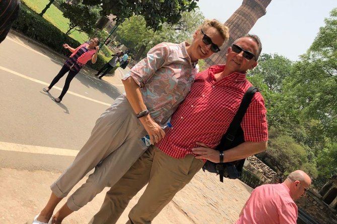 Private Old and New Delhi Tour in 8 Hours With Entrances and Lunch - Lotus Temple and the Monday switch to Bangla Sahib