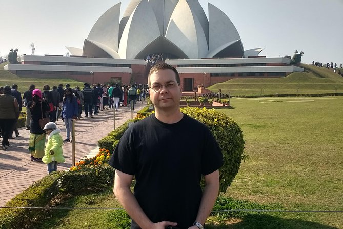 Private Old and New Delhi Tour in 8 Hours With Entrances and Lunch - Raj Ghat: a calm start before the city noise