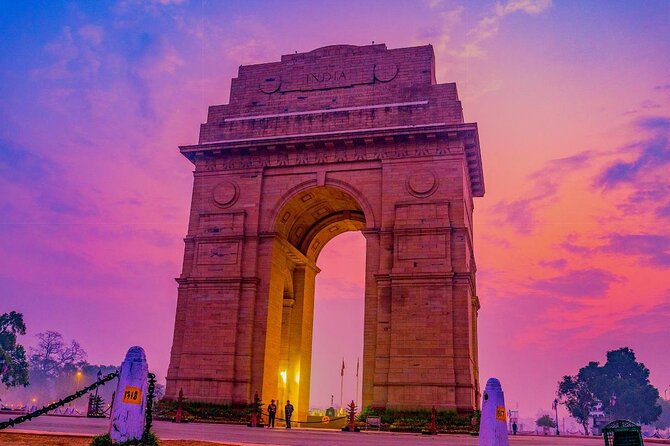 Private Old & New Delhi Sightseeing Day Tour - Old Delhi by rickshaw, then Red Fort to close the loop