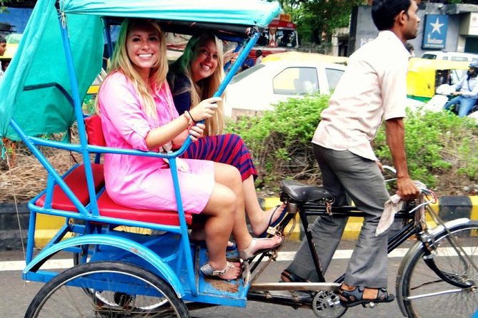 Private Old & New Delhi Tour - Experience the best of Delhi in 8 hours! - Bangla Sahib First, So You Start Calm