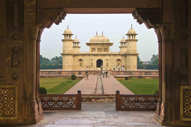Private One Day Trip to Agra from Delhi by Superfast Train - Taj Mahal with a private guide: 2 hours that actually count