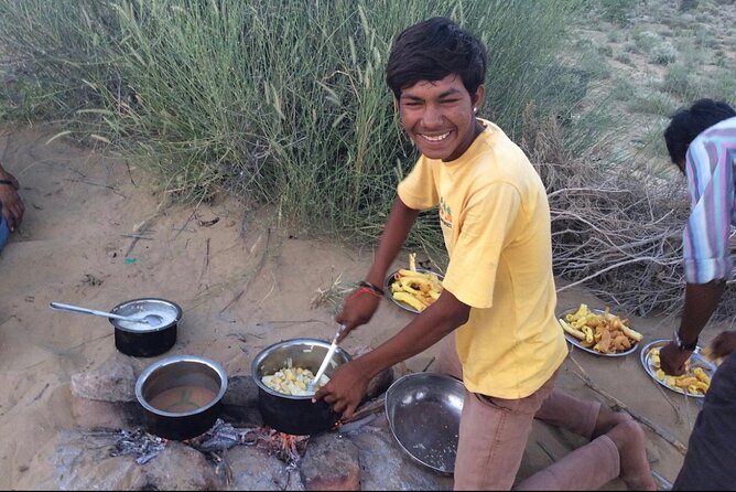 Private Overnight Safari Tour with Camel Ride - The free cooking lesson: learn before you eat