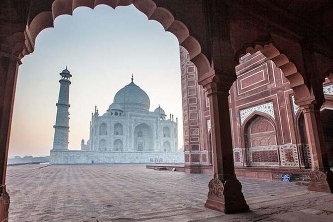 Private Same-Day Taj Mahal & Agra Fort Tour from Jaipur by Car - Lunch at DoubleTree by Hilton Agra (45 Minutes), a Real Reset