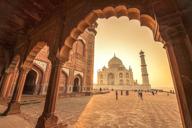 Private same day Taj Mahal tour from Banglore - ITC Mughal Buffet Lunch: A Real Sit-Down Break
