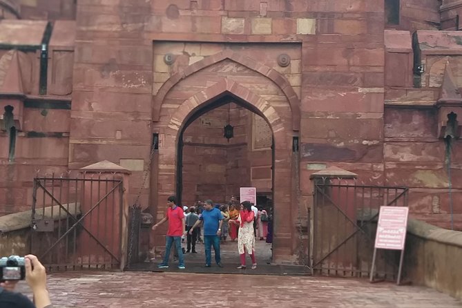 Private Same Day Taj Mahal Tour From Delhi - Lunch and water: what the price really covers
