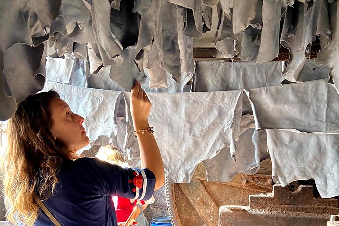 Private Slumdog Millionaire Tour in Dharavi with Slum Visit - What You Should Expect While Walking Through Tight Lanes