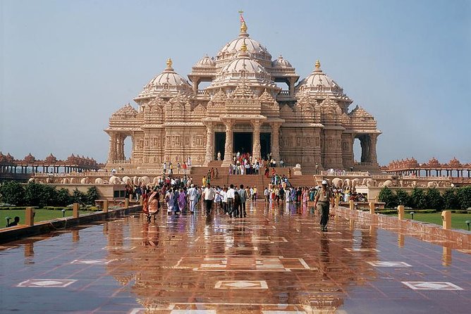 Private Spiritual Tour: Akshardham Temple, Lotus Temple & ISKCON in South Delhi - South Delhi temple-hopping, without the hassle