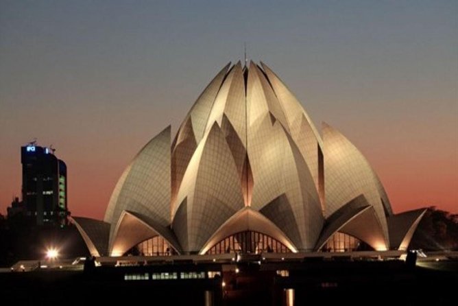 Private Spiritual Tour: Akshardham Temple, Lotus Temple & ISKCON in South Delhi - ISKCON Temple Delhi: devotional energy and shoe-off rhythm