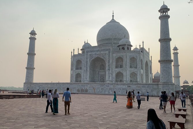 Private Sunrise Taj Mahal and Agra Fort Tour From Delhi To Agra- by AC Car - The 2:30am pickup and the drive from Delhi to Agra