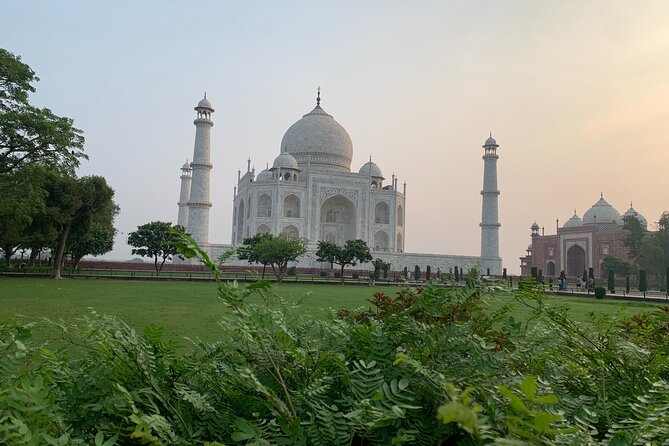 Private Sunrise Taj Mahal and Agra Fort Tour From Delhi To Agra- by AC Car - First stop in Agra: meeting your guide near the Taj