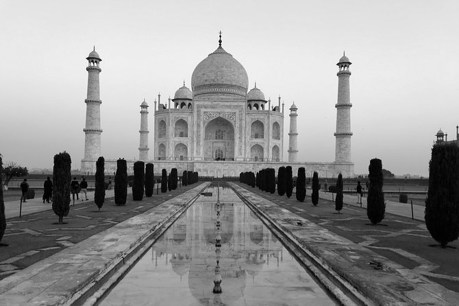 Private Taj Mahal & Agra Fort Tour, Dine with a View - Optional professional photographer at the Taj Mahal