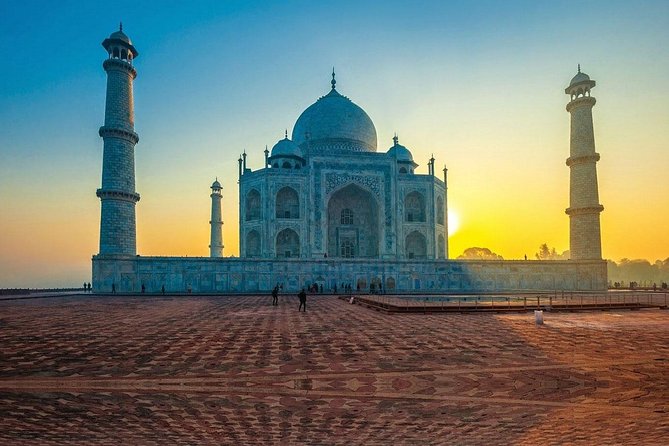 Private Taj Mahal and Agra Fort Day Tour from Delhi - The Ajay effect, what a great guide changes