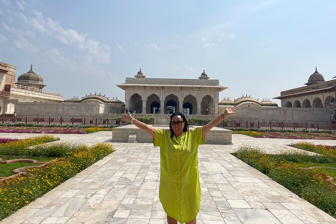 Private Taj Mahal and Agra Fort Tour from Delhi- All Inclusive - Stop 2: Agra Fort, Akbar’s powerhouse on the ridge