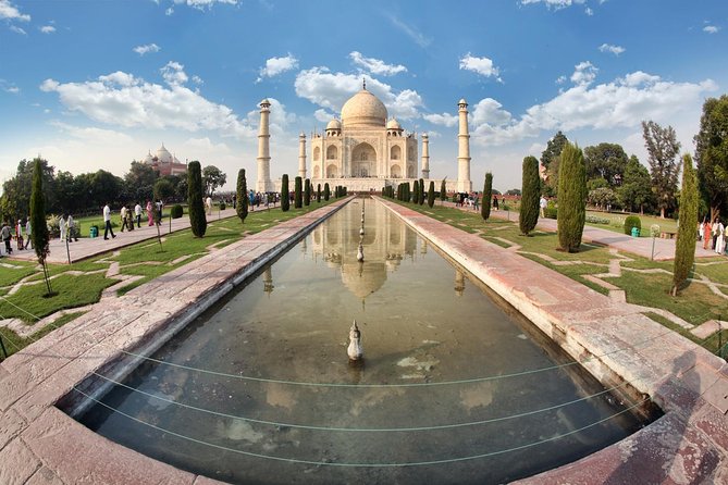 Private Taj Mahal and Agra Tour from Gurugram(Gurgaon) by Car - The drive from Delhi starts early, here’s what to expect