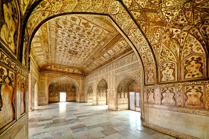 Private Taj Mahal and Fatehpur Sikri Day Trip from Jaipur - The marble inlay demonstration, why it changes what you notice