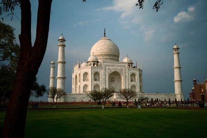 Private Taj Mahal Tour by Gatimaan Express Train - Agra Fort: Mughal architecture and a guided 1-hour circuit