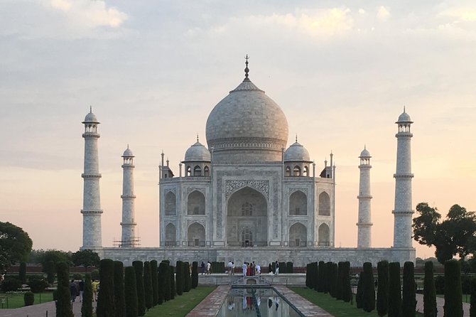Private Tajmahal Day Tour From New Delhi By Gatiman Express Train - Getting your seats and meeting points right (Stops 1 and 2)