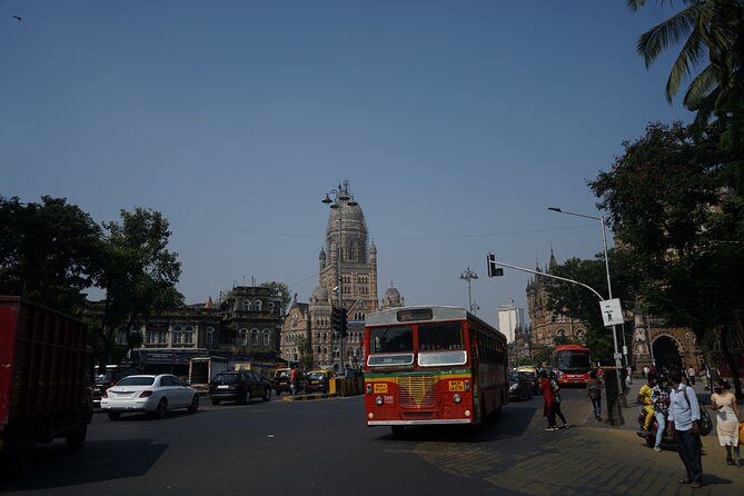 Private Tour in Mumbai Slum with Sightseeing - Guide Energy Makes or Breaks the Day