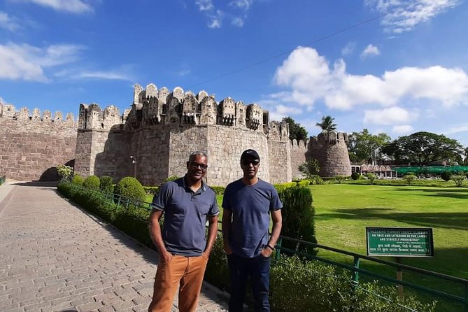Private tour of Hyderabad with lunch for a cultural immersion - Morning pickup, air-conditioned travel, and how to pace an 8-hour day