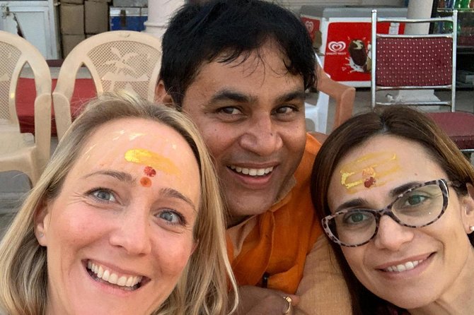 Private tour of Varanasi with official tour guide - Day 1, Dashashwamedh Ghat Evening Aarti: What To Expect and How To Watch