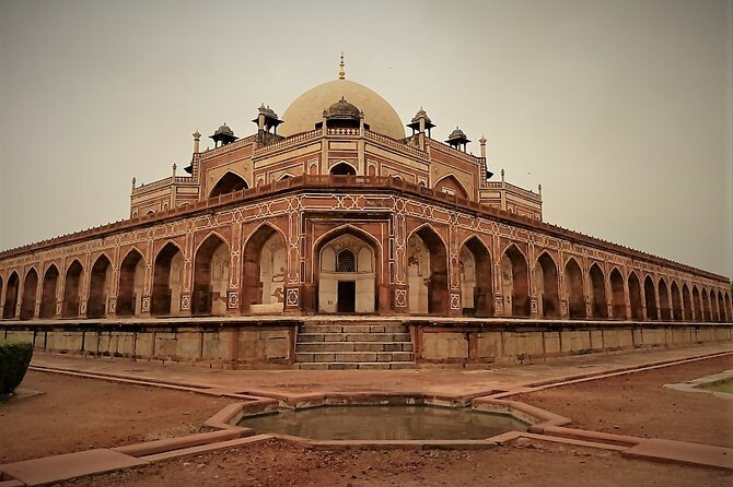 Private Tour, The Portraits of Old and New Delhi with Pickup Included - Jama Masjid and Gurudwara Bangla Sahib: two ways to experience faith