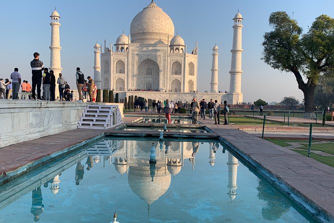 Private Transfer From New Delhi Airport /Hotel to Agra - The car ride experience: A/C, water, and an English-speaking chauffeur