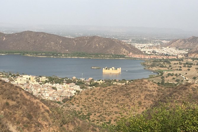 Private Transfer From New Delhi to Jaipur - The highway stop, stretch your legs and keep it moving
