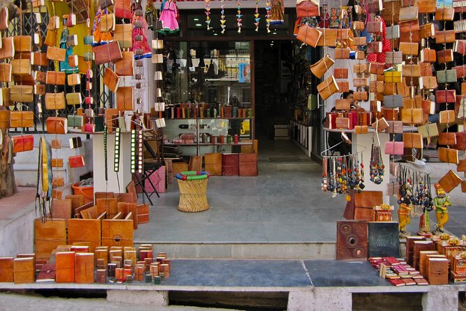 Private Udaipur Shopping Tour with Pickup & Drop-off - Why a private, air-conditioned shopping route beats self-guided wandering