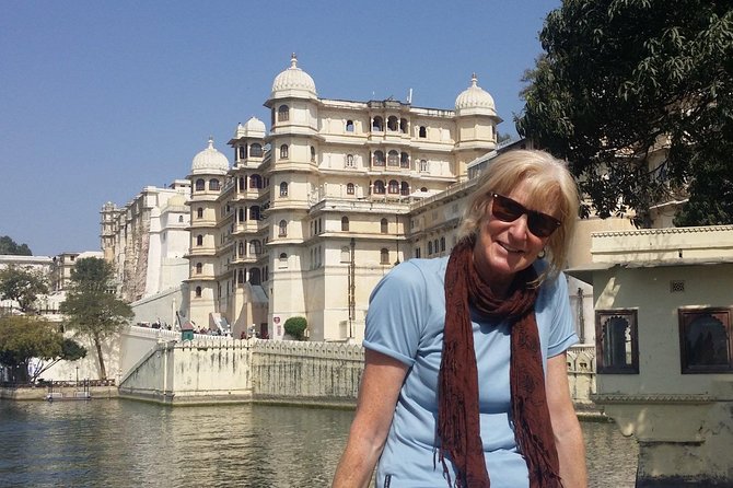 Private Udaipur Sightseeing Tour with Guide - Ahar Cenotaphs and Lake Pichola: a calmer side of town