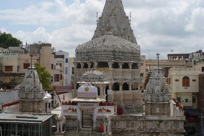 Private Udaipur Sightseeing Tour with Guide - Vintage cars, Crystal Gallery, and Jagmandir: the variety portion of the day