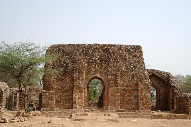 Private Walking Tour: South Delhi Heritage including Qutub Minar and Mehrauli Archaeological Park - What to wear: dress code for temples (and not getting turned away)