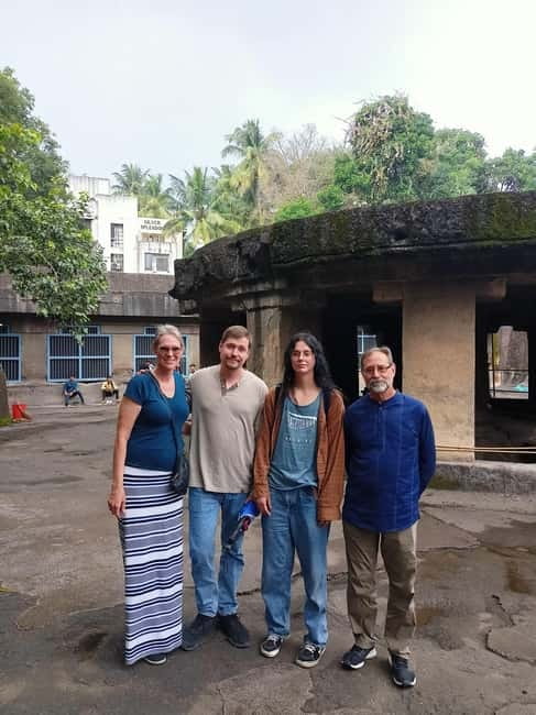 Pune: Sacred Sites Half Day Tour with Snacks (AC Car Tour) - A 4.5-hour sacred sites loop that works for first-time Pune