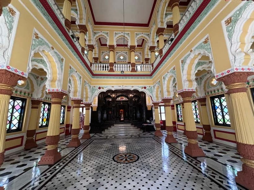 Pune: Sacred Sites Half Day Tour with Snacks (AC Car Tour) - Snacking your way through Pune, plus the lunch question